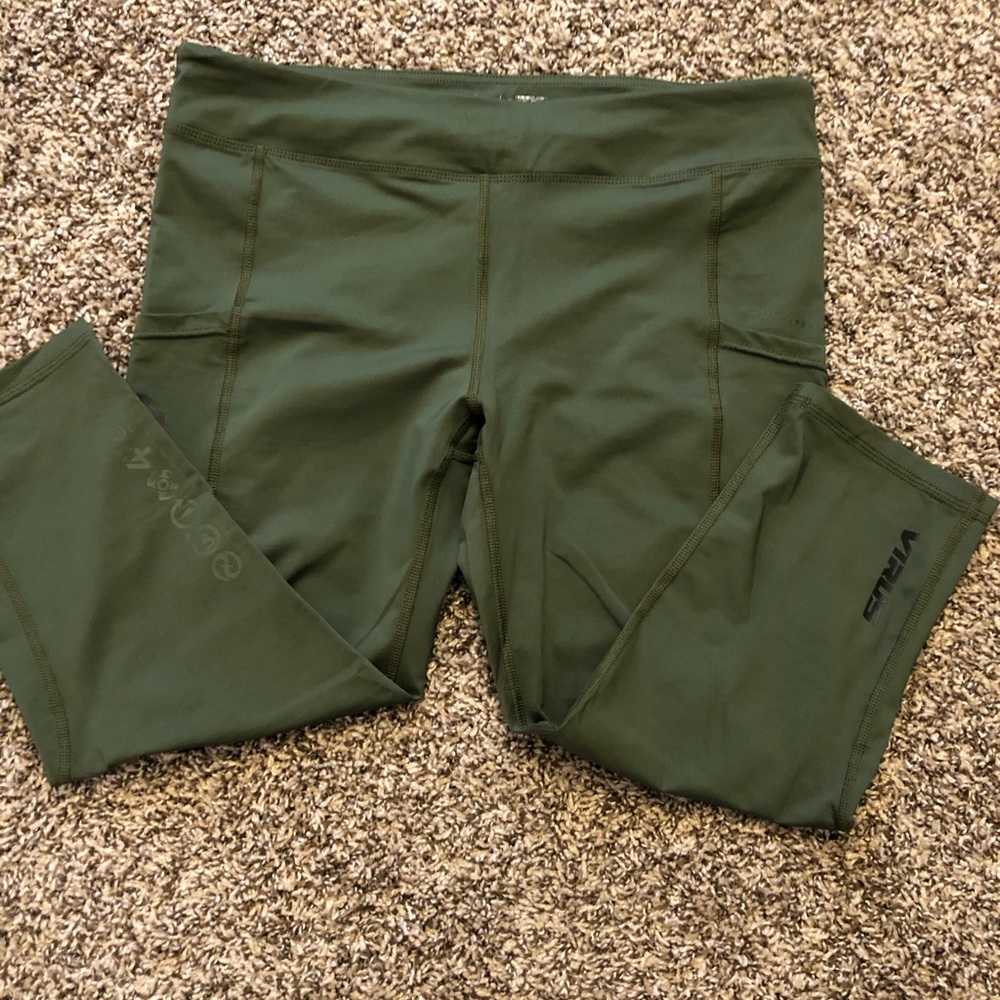 Virus Compression Capris